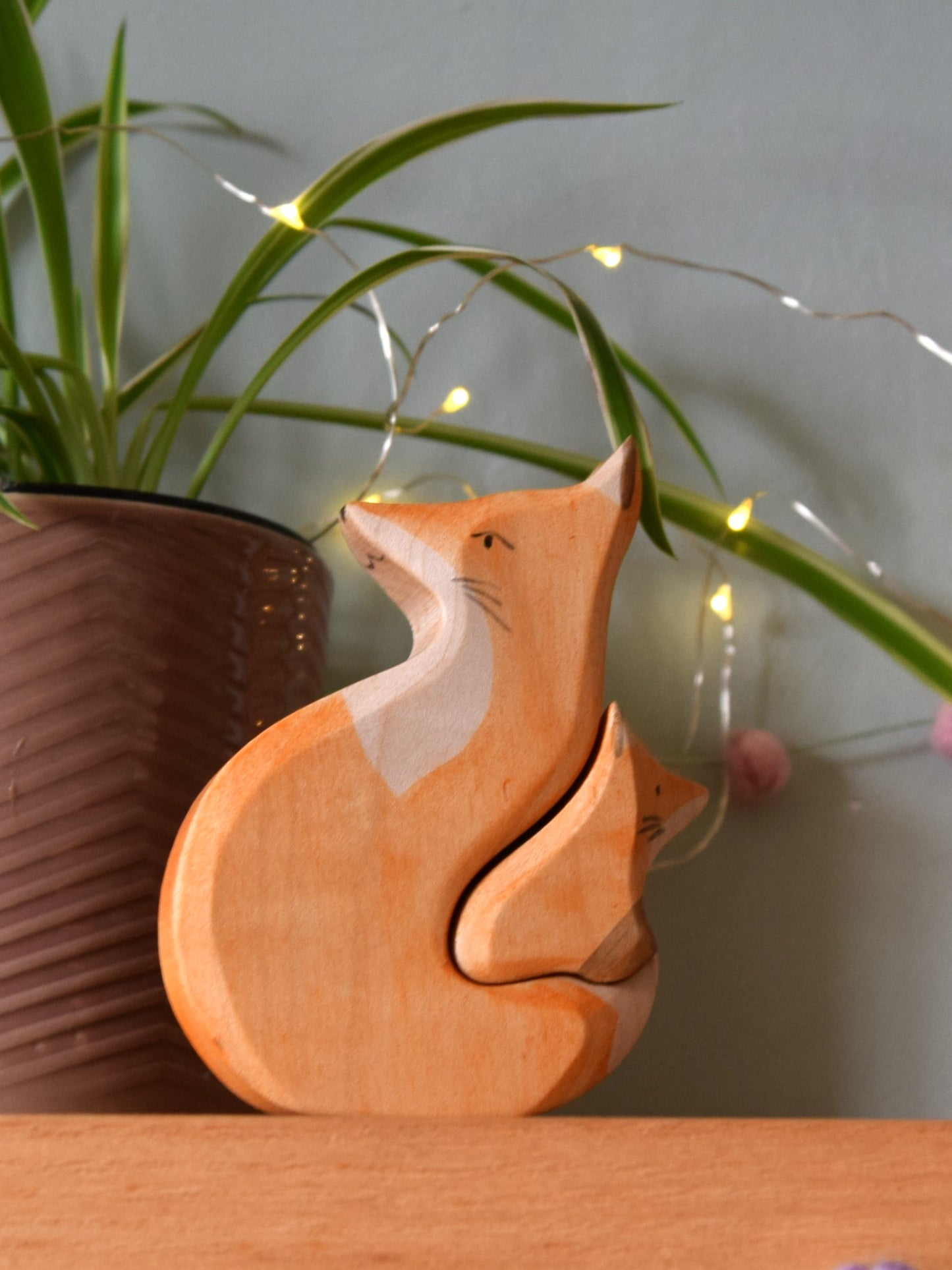 Wooden Snuggling Foxes