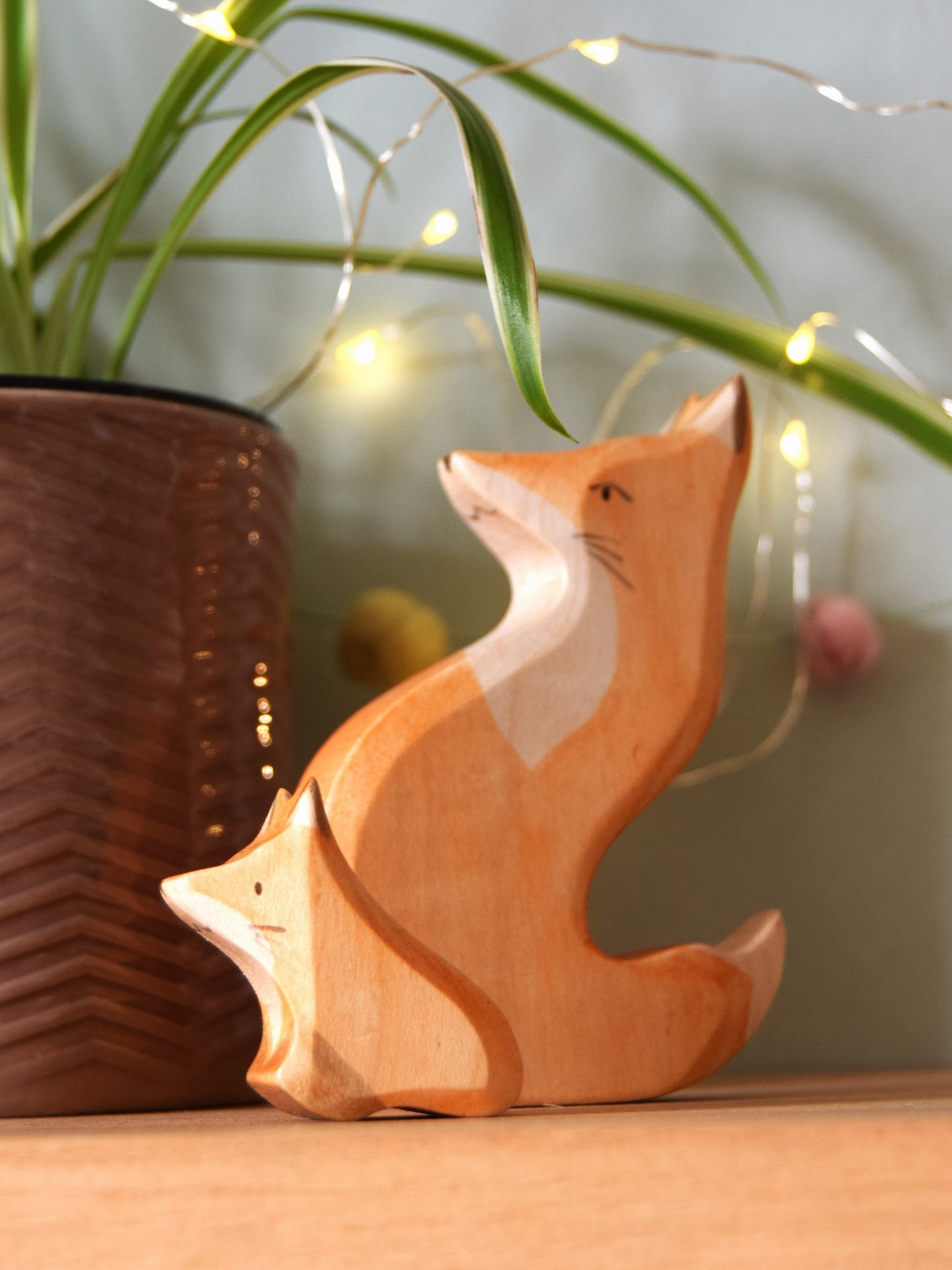 Wooden Snuggling Foxes
